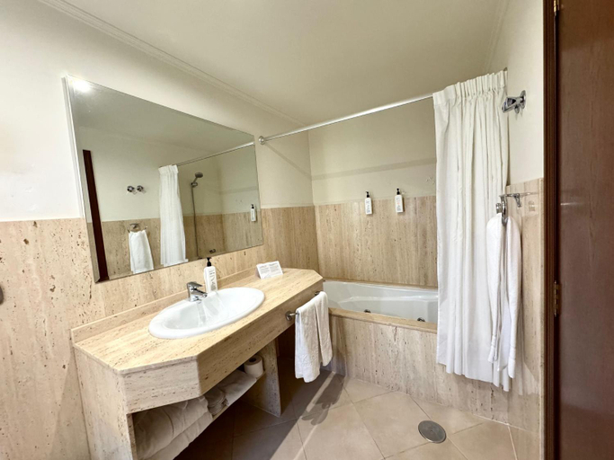 Bathroom 4, Hotel Kazar, Valencia