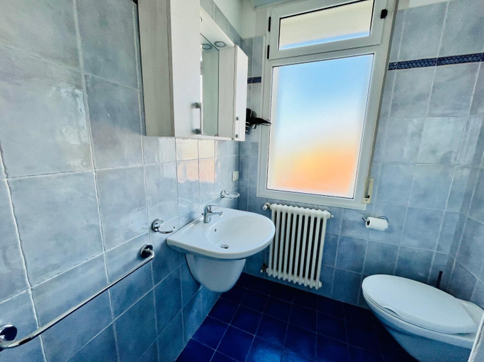 Bathroom 3, Residence Frontemare, Rimini