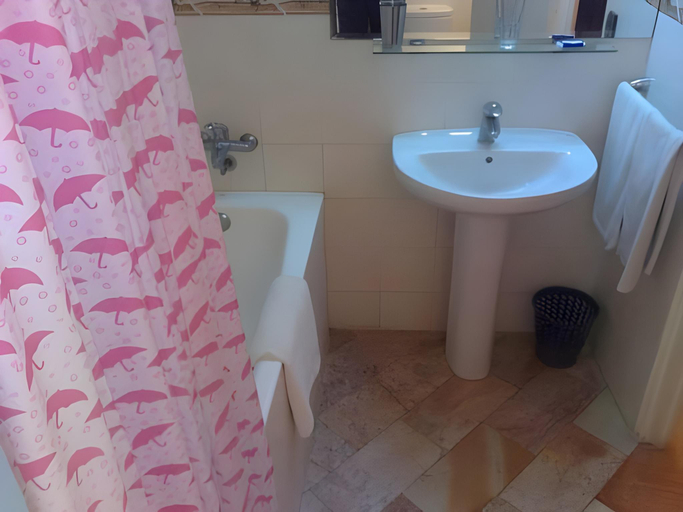Bathroom 4, Hotel Astrid, Casablanca