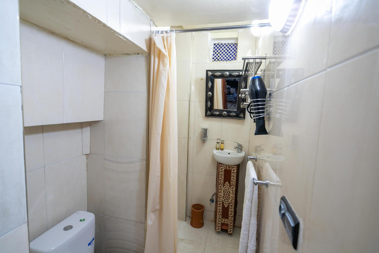 Bathroom 2, Riad Tarab Fes, Fès