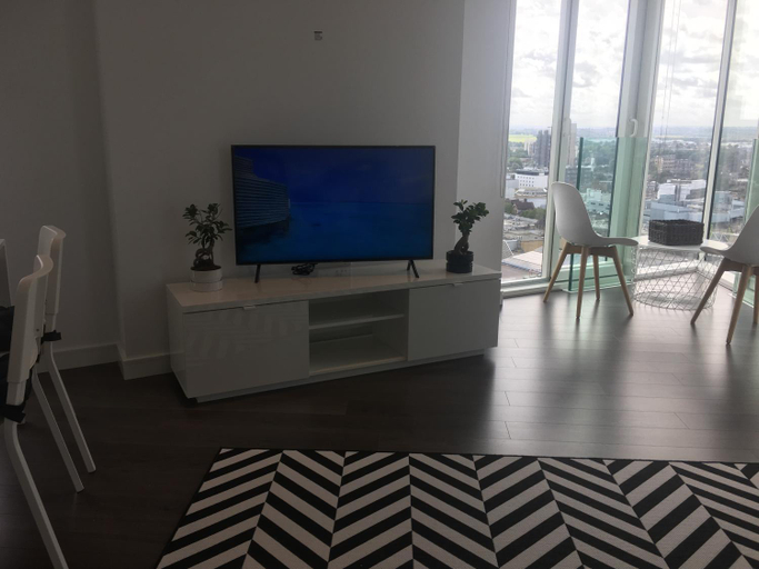 Others 5, GRAND SERVICED APARTMENTS*****, London