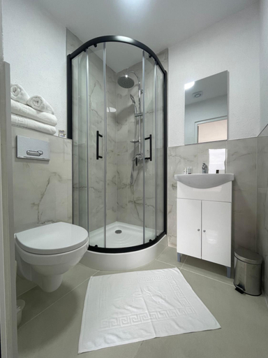 Bathroom 3, Myda, Apahida