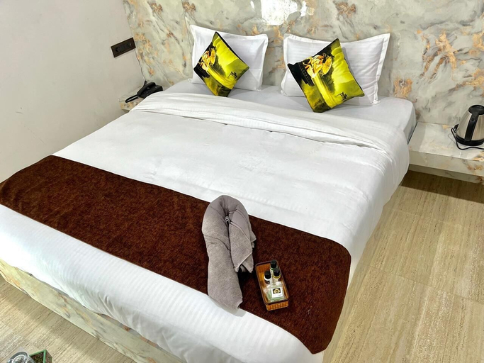 Bedroom 2, Hotel Banjara Hills, Sirohi