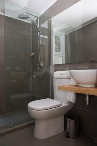 Bathroom, Curi Lodge Pichilemu, Cardenal Caro