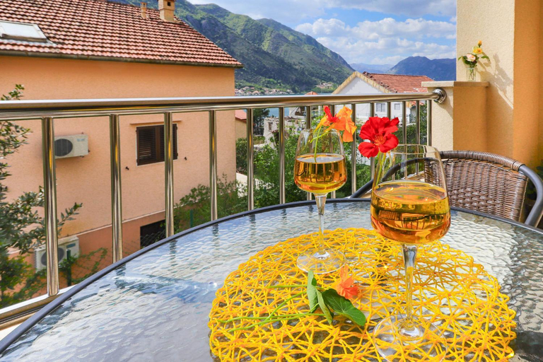 Others 4, Apartments Castello