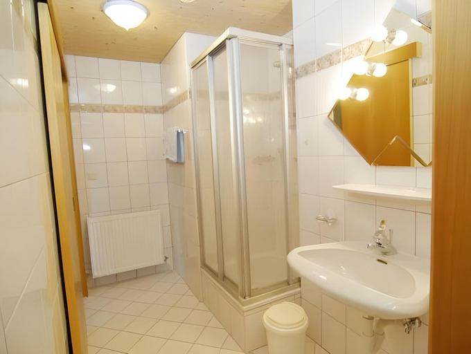 Bathroom 3, Haus Binder, Schwaz