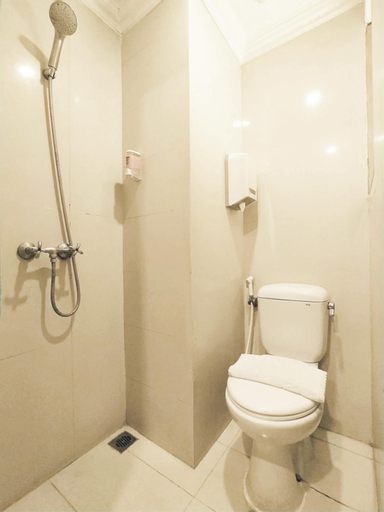 Bathroom 8