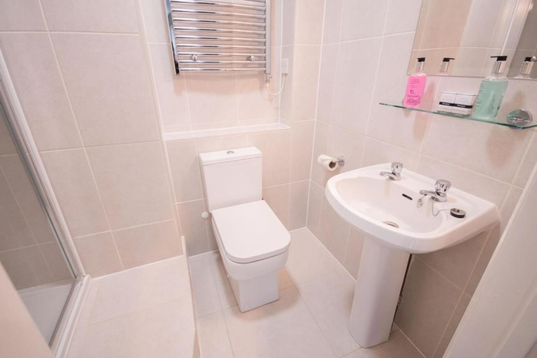 Bathroom, The Burley Inn, Hampshire
