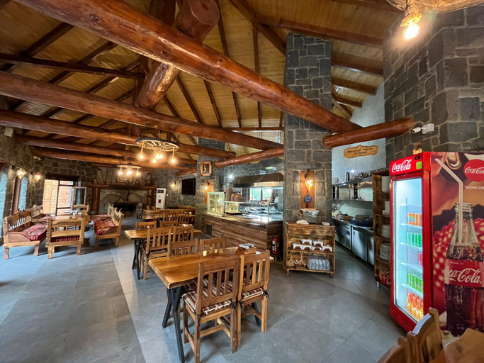 Food & Drinks