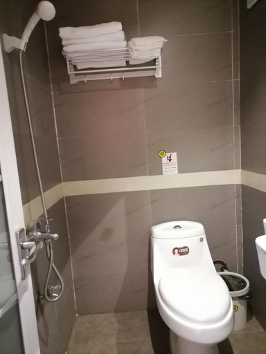 Bathroom 10