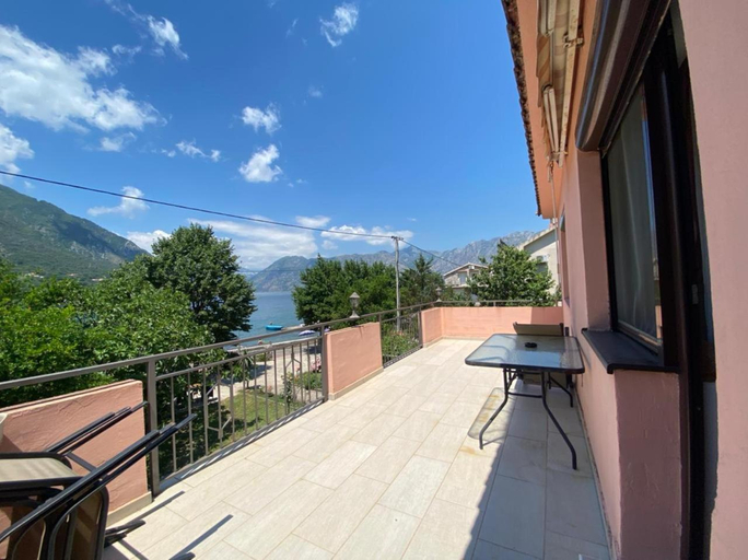 Others 4, Apartments Vido