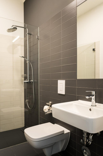 Bathroom 3, Homaris Apartments Schluterstraße, Berlin