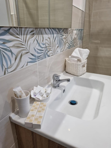 Bathroom 2, B&B Laura, Napoli
