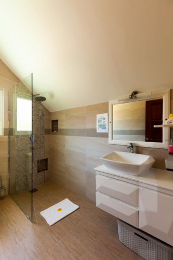 Bathroom 3, The Garden Villas - La Digue