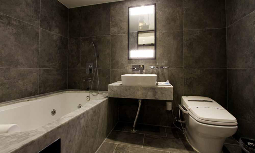 Bathroom 5, Jeonju Mari Hotel, Jeonju