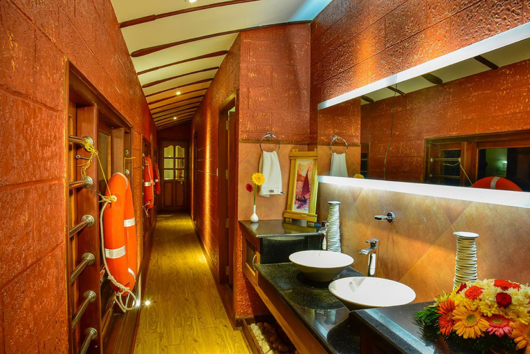 Others 3, Abad Premium House Boat, Kottayam