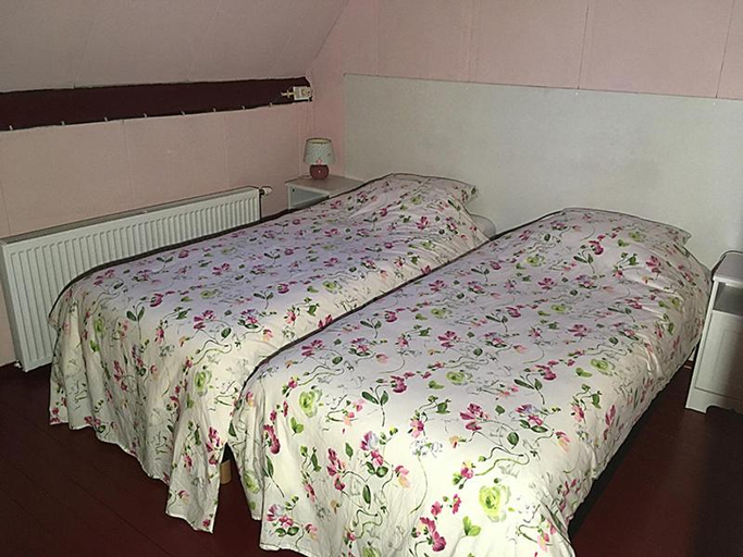 Others 3, Paul en Lettie's Bed and Breakfast, De Bilt
