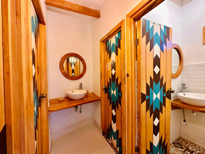 Bathroom 14