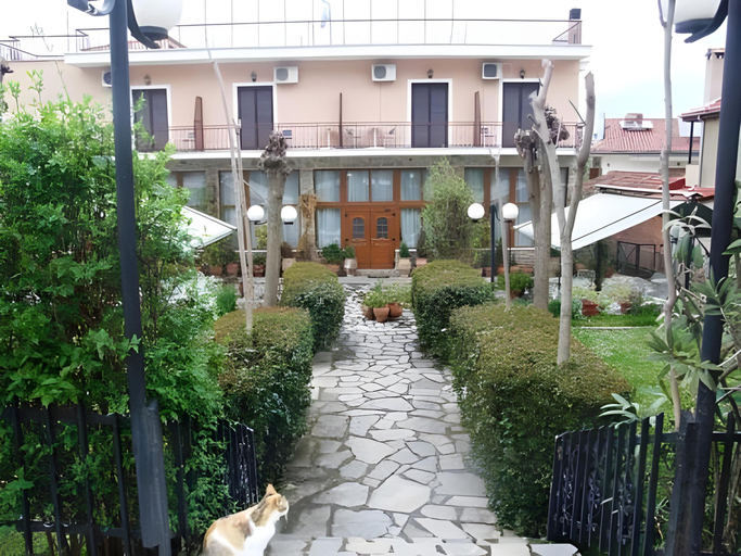 Exterior & Views 1, Zozas Rooms, Thessaly
