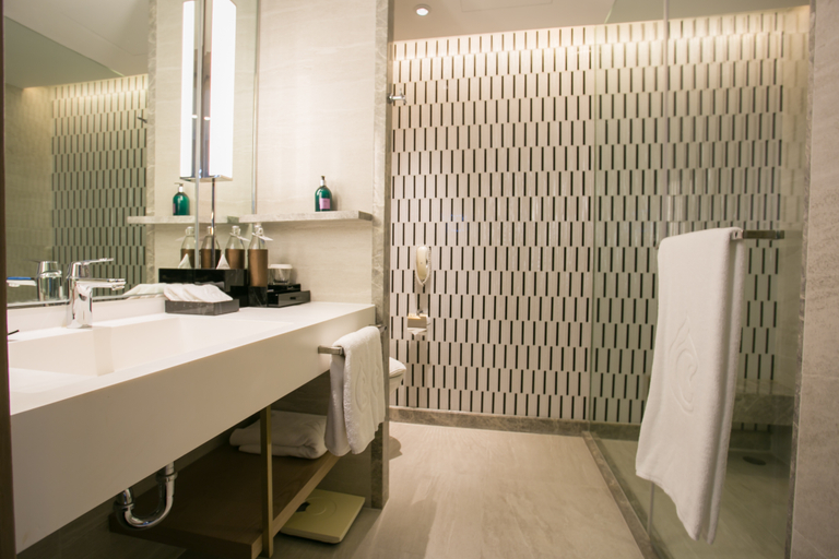 Bathroom 23
