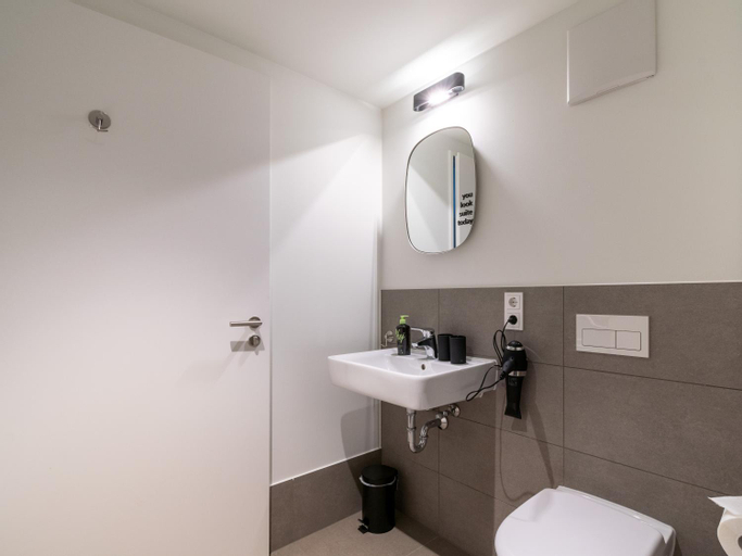 Bathroom 4