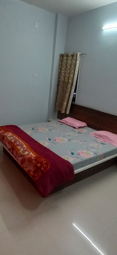 Bedroom 2, Hotel adiraj palace and lodging, Ahmadnagar