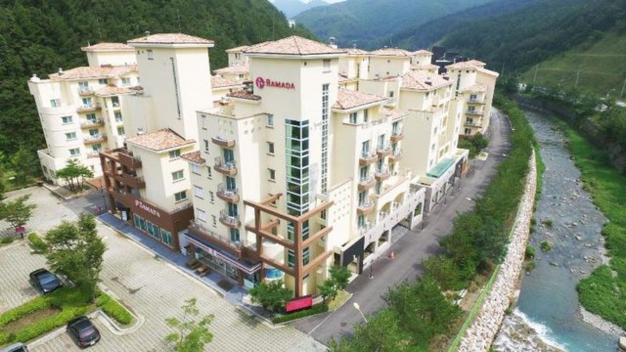 Exterior & Views 1, Ramada Taebaek Hotel, Taebaek