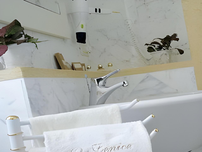 Bathroom 2, Dimora Palazzo La Fenice, Grosseto