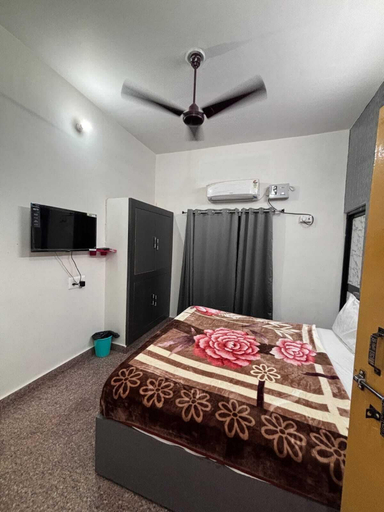 Bedroom 2, Hotel Gurudev Palace, Faizabad