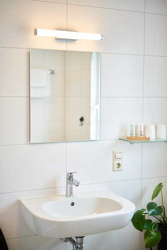 Bathroom 4, Landgasthof Hirsch, Baden-Baden