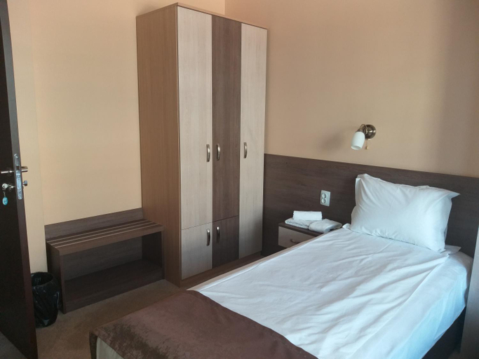 Bedroom 3, Family Hotel Relax, Strelcha