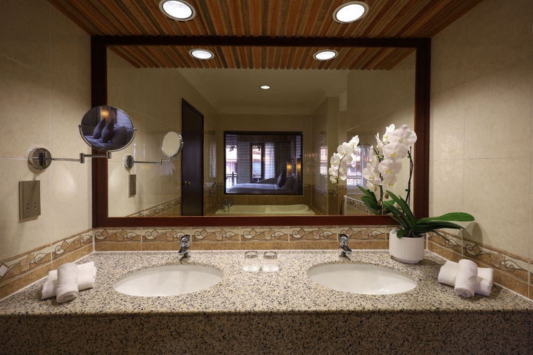 Bathroom 24