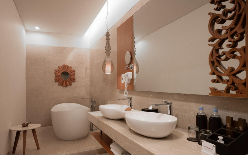 Bathroom 16