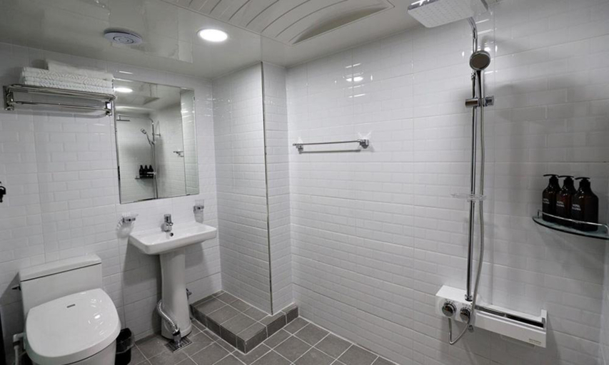 Bathroom 5, Anyang ILLOWA Hotel, Anyang