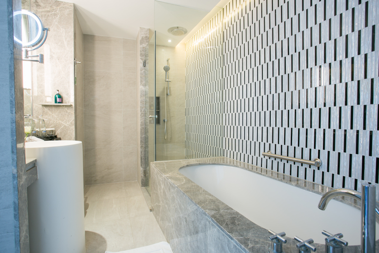 Bathroom 14