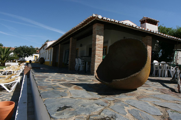 Others 2, Quinta do Cabecote, Fronteira