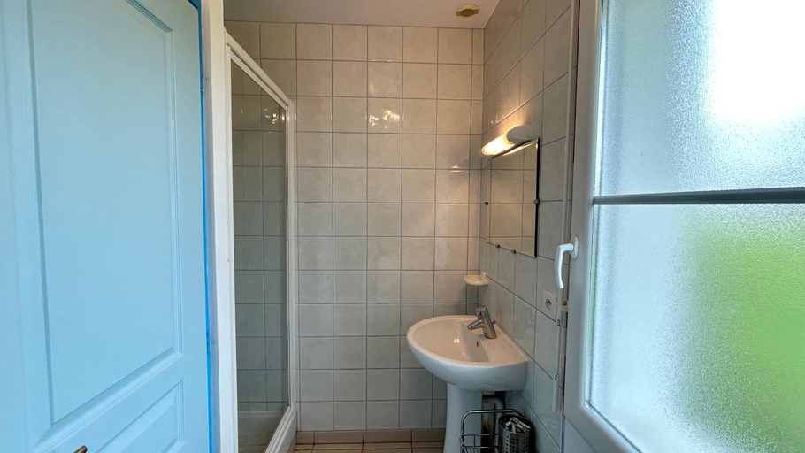 Bathroom 2, Pommeraie et Eglantines, Somme