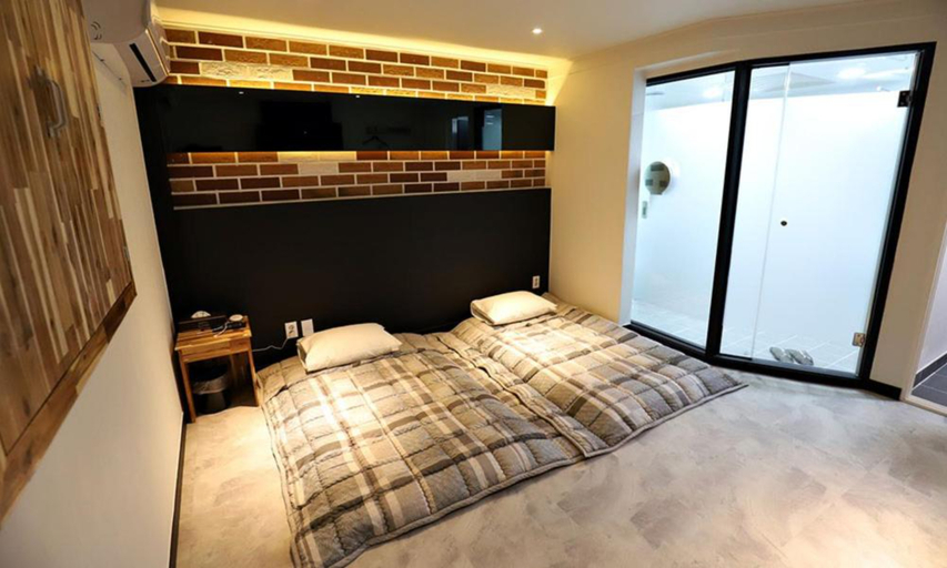 Bedroom 2, Anyang ILLOWA Hotel, Anyang