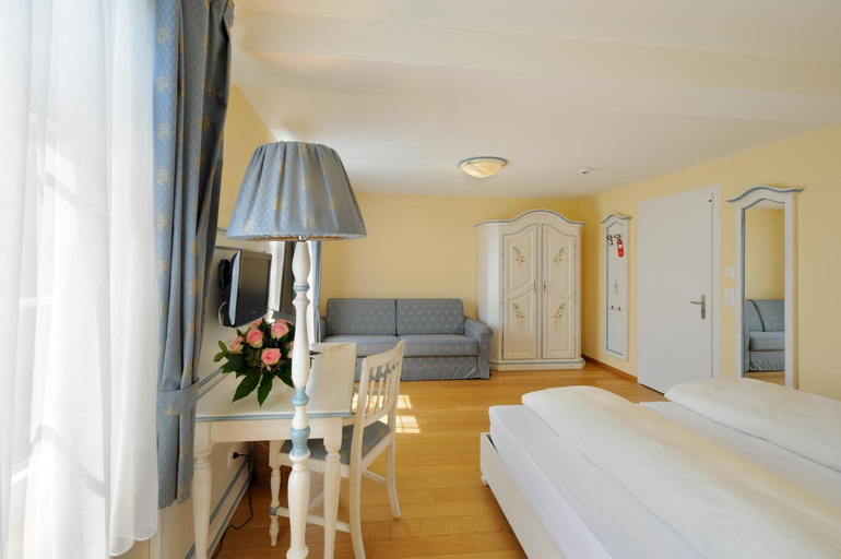 Bedroom 12