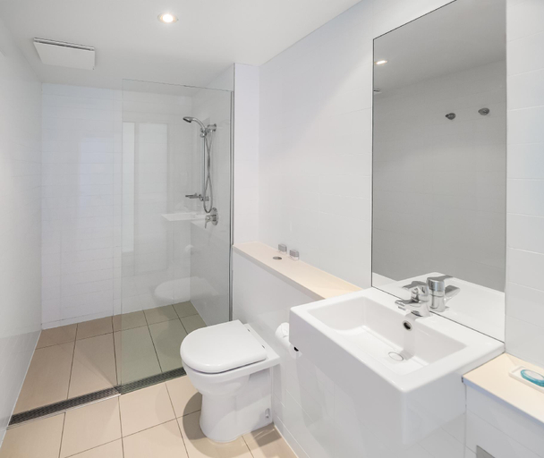 Bathroom 18