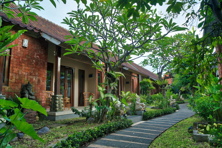 Exterior 10