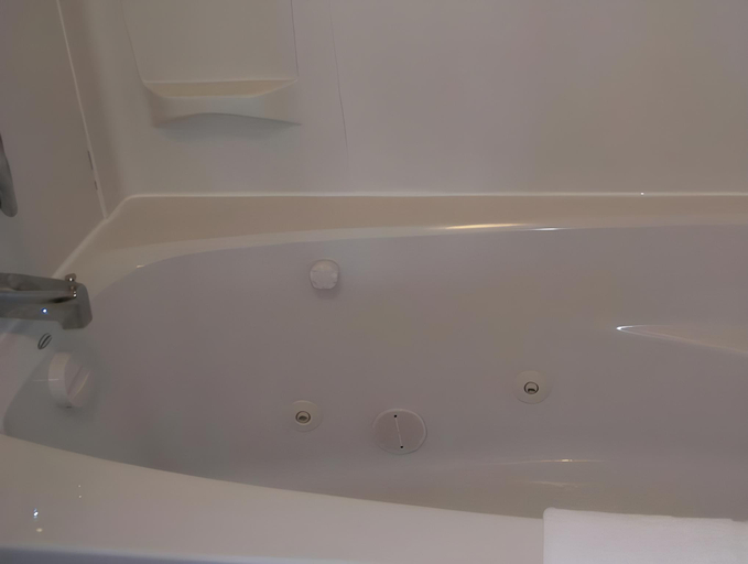 Bathroom 4, Sunrise Motel, Ocean