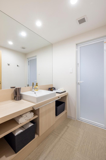 Bedroom 2, アルファベットイン那覇国際通りWEST, Naha