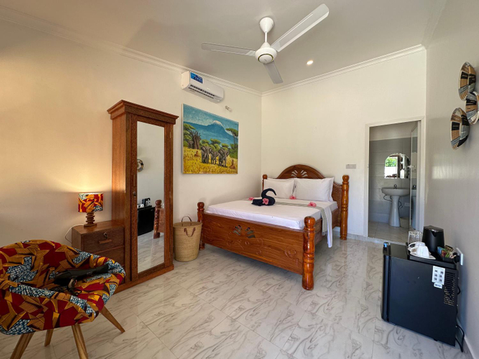Others 5, Shivo Guest House, Magharibi