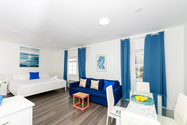 Apartments on Collins, Miami-Dade