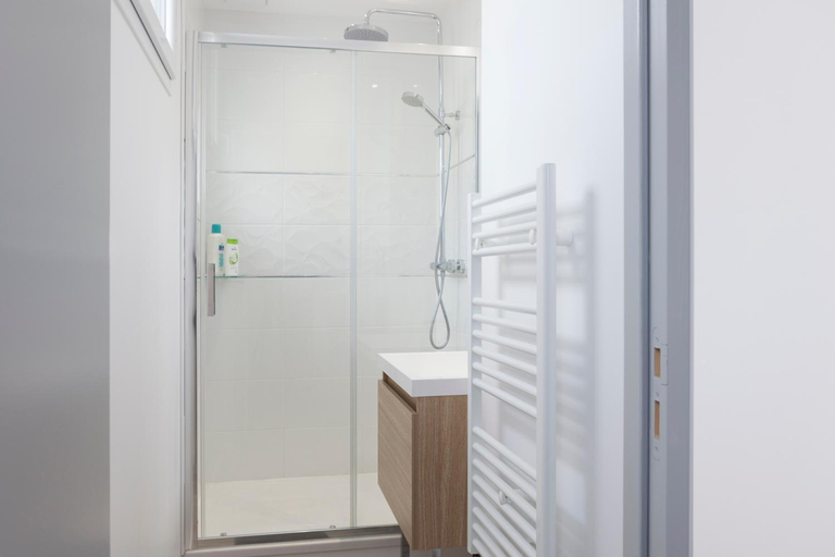 Bathroom 12