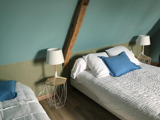 Bedroom 2, Le Saint Aubin- Maison d hotes dans ce monastere du 16 siecle, Eure