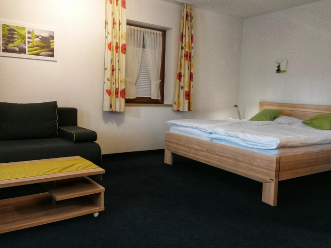 Bedroom 4, Das Gastehaus Eimeldingen, Lörrach