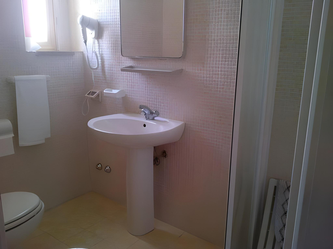 Bathroom, Gfh - Hotel Spiaggia D'oro, Pesaro E Urbino