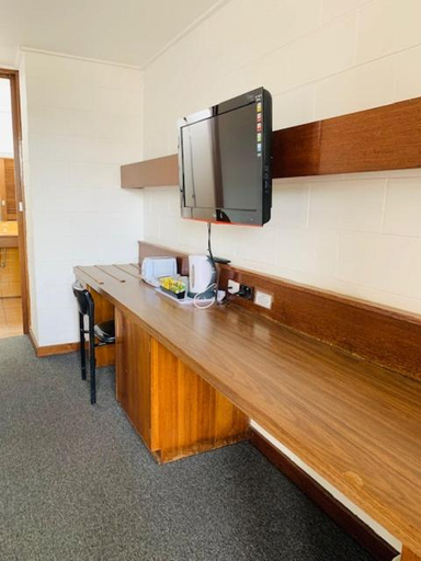 Others 4, Caledonian Hotel Motel, S. Grampians - Hamilton